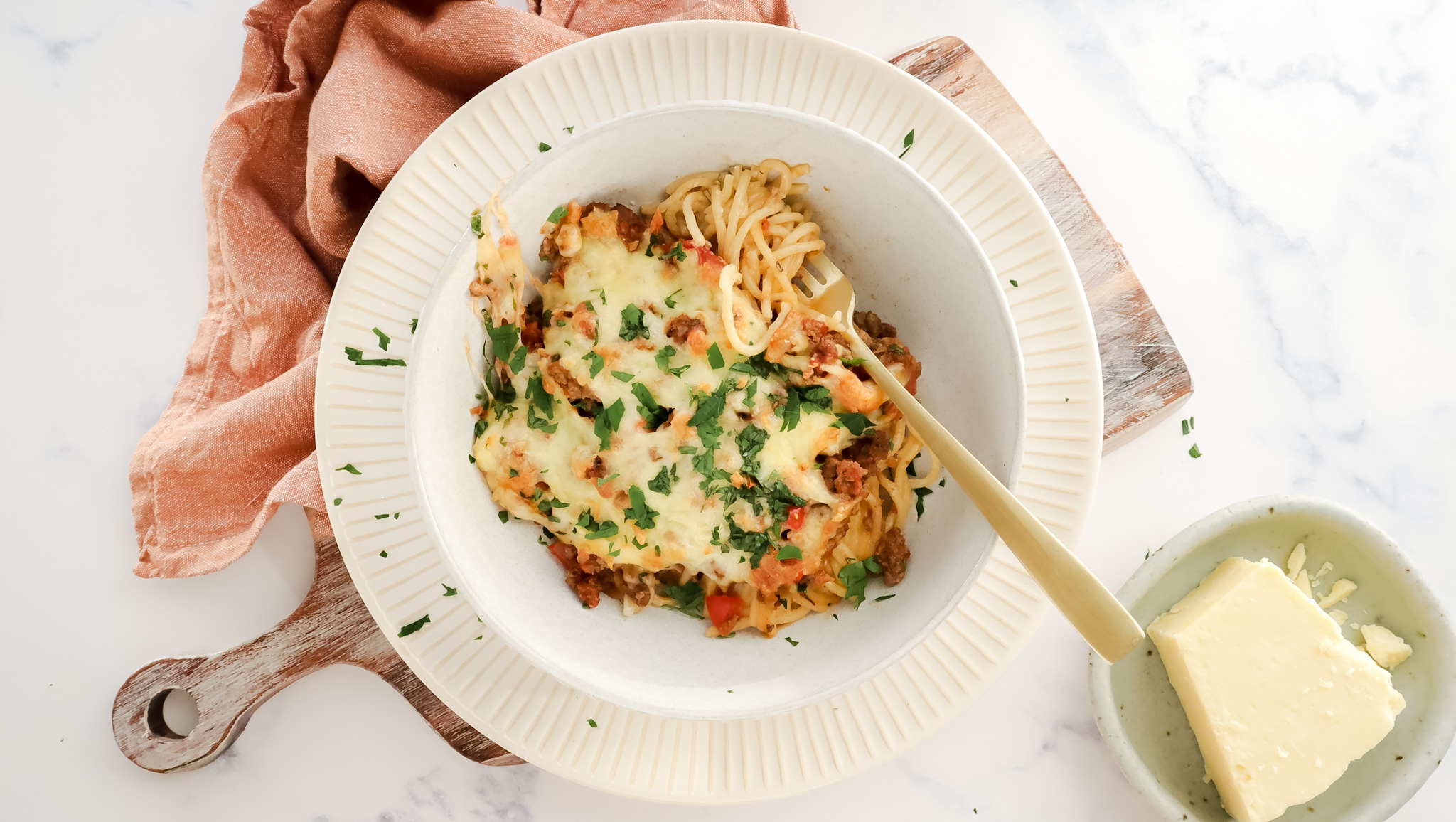 Alfredo, beef & spaghetti pasta bake with mozzarella cheese recipe