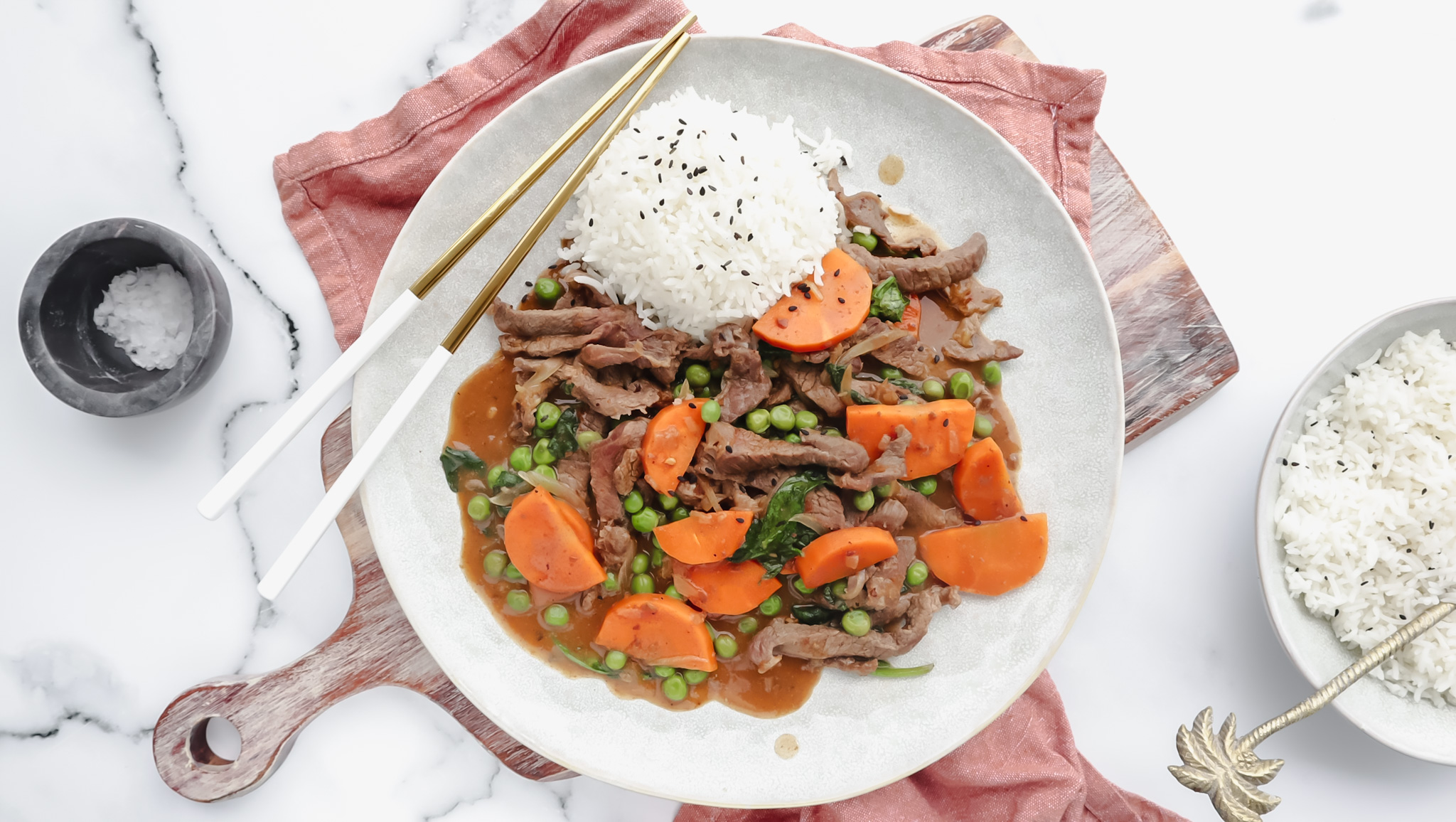 Creamy beef curry with veggies & garlic rice recipe