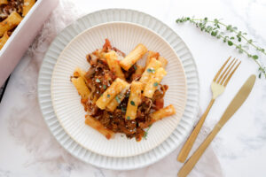 Veggie packed tortiglioni with tomato & thymeeggie tortiglioni with tomato & thyme recipe