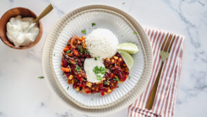 Veggie chilli con carne with rice, sour cream & cheese recipe