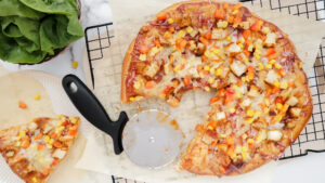 BBQ chicken pizzas with aioli swirl & salad recipe
