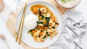 Chicken, veggie & cashew stir-fry with jasmine rice recipe