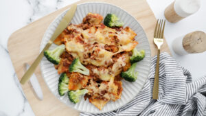 Cheesy beef ravioli with steamed broccoli recipe
