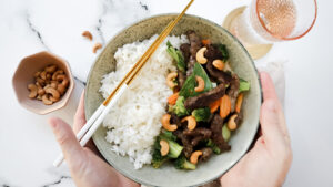 Creamy Thai-style beef satay with jasmine rice & cashews recipe