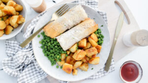 Mince & cheese filo rolls with fried potatoes, peas & tomato sauce meal planning dinner recipes