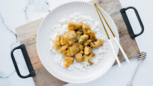 Crispy honey soy chicken & veggies with pea rice meal planning