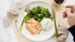 Teriyaki salmon steaks with steamed greens & rice meal plans